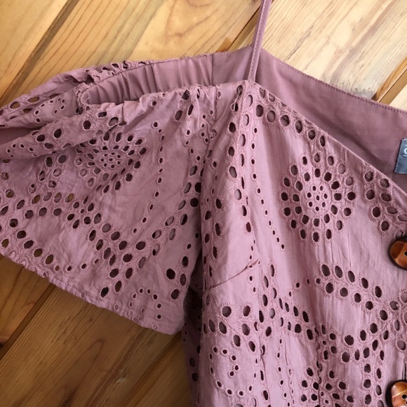 ASOS Design Broderie Off-Shoulder Top - Picture 6 of 7